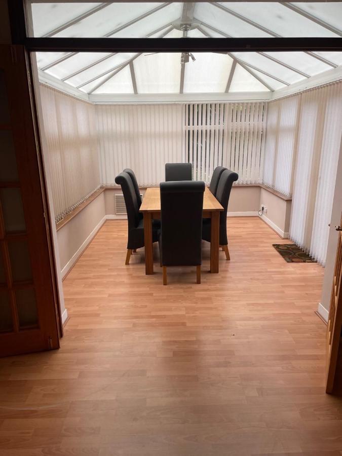 Вілла 5 Bed House, 32 Tutbury Avenue, Cannon Park, Coventry, Cv4 7Bj Екстер'єр фото