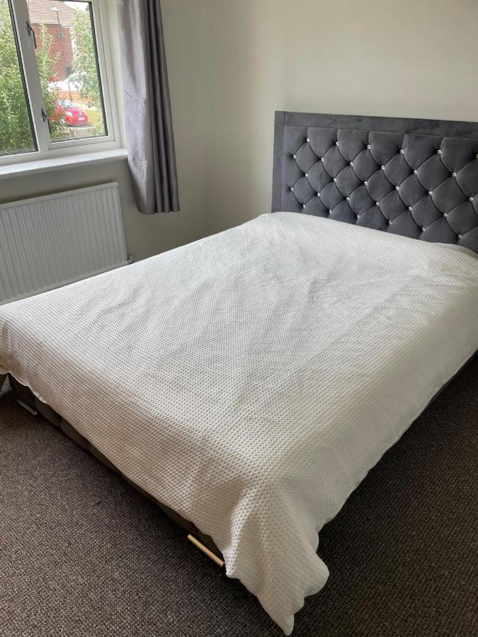 Вілла 5 Bed House, 32 Tutbury Avenue, Cannon Park, Coventry, Cv4 7Bj Екстер'єр фото